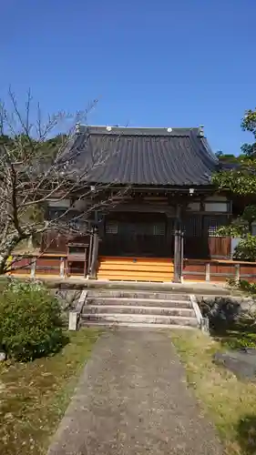 甲山寺の本殿・本堂