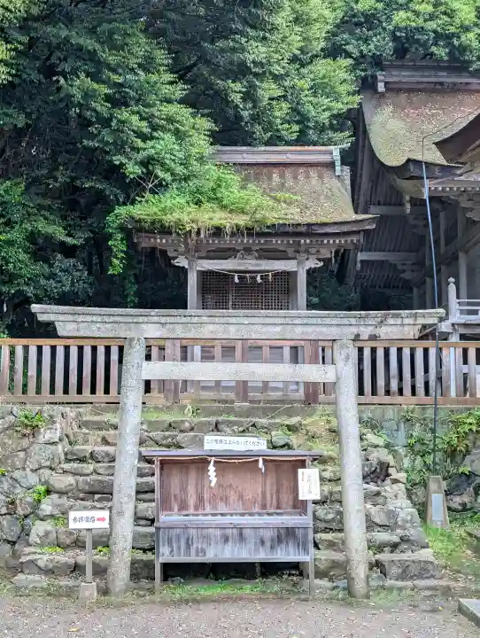 氣多大社の{uncategorized: "未分類", other: "その他", undefined: "問題あり", building: "その他建物", grave: "お墓", sacred_gate: "鳥居", guardian: "狛犬", statue: "像", buddha: "仏像", history: "歴史", nature: "自然", garden: "庭園", animal: "動物", pagoda: "塔", temizu: "手水舎", mountain_gate: "山門・神門", sanctuary: "本殿・本堂", subordinate: "末社・摂社", art: "芸術", scenery: "景色", jizo: "地蔵", ema: "絵馬", goshuin: "御朱印", omikuji: "おみくじ", items: "授与品その他", amulet: "お守り", goshuincho: "御朱印帳", eats: "食事", festival: "お祭り", votive_dance: "神楽", shichigosan: "七五三参", wedding: "結婚式", experience: "体験その他", initially: "初詣", around: "周辺", anti_infection: "感染症対策"}