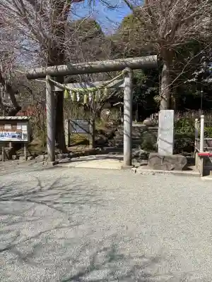 葛原岡神社の{uncategorized: "未分類", other: "その他", undefined: "問題あり", building: "その他建物", grave: "お墓", sacred_gate: "鳥居", guardian: "狛犬", statue: "像", buddha: "仏像", history: "歴史", nature: "自然", garden: "庭園", animal: "動物", pagoda: "塔", temizu: "手水舎", mountain_gate: "山門・神門", sanctuary: "本殿・本堂", subordinate: "末社・摂社", art: "芸術", scenery: "景色", jizo: "地蔵", ema: "絵馬", goshuin: "御朱印", omikuji: "おみくじ", items: "授与品その他", amulet: "お守り", goshuincho: "御朱印帳", eats: "食事", festival: "お祭り", votive_dance: "神楽", shichigosan: "七五三参", wedding: "結婚式", experience: "体験その他", initially: "初詣", around: "周辺", anti_infection: "感染症対策"}