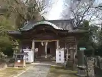 綾部八幡神社の{uncategorized: "未分類", other: "その他", undefined: "問題あり", building: "その他建物", grave: "お墓", sacred_gate: "鳥居", guardian: "狛犬", statue: "像", buddha: "仏像", history: "歴史", nature: "自然", garden: "庭園", animal: "動物", pagoda: "塔", temizu: "手水舎", mountain_gate: "山門・神門", sanctuary: "本殿・本堂", subordinate: "末社・摂社", art: "芸術", scenery: "景色", jizo: "地蔵", ema: "絵馬", goshuin: "御朱印", omikuji: "おみくじ", items: "授与品その他", amulet: "お守り", goshuincho: "御朱印帳", eats: "食事", festival: "お祭り", votive_dance: "神楽", shichigosan: "七五三参", wedding: "結婚式", experience: "体験その他", initially: "初詣", around: "周辺", anti_infection: "感染症対策"}