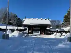 札幌護國神社の山門