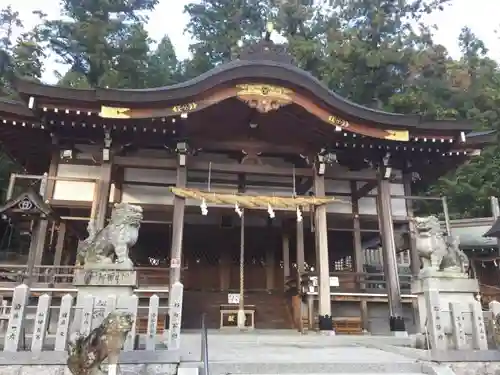 三輪神社の本殿