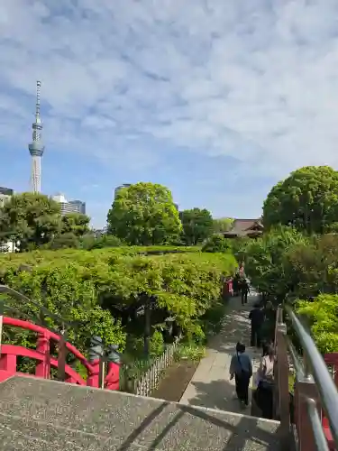 亀戸天神社の{uncategorized: "未分類", other: "その他", undefined: "問題あり", building: "その他建物", grave: "お墓", sacred_gate: "鳥居", guardian: "狛犬", statue: "像", buddha: "仏像", history: "歴史", nature: "自然", garden: "庭園", animal: "動物", pagoda: "塔", temizu: "手水舎", mountain_gate: "山門・神門", sanctuary: "本殿・本堂", subordinate: "末社・摂社", art: "芸術", scenery: "景色", jizo: "地蔵", ema: "絵馬", goshuin: "御朱印", omikuji: "おみくじ", items: "授与品その他", amulet: "お守り", goshuincho: "御朱印帳", eats: "食事", festival: "お祭り", votive_dance: "神楽", shichigosan: "七五三参", wedding: "結婚式", experience: "体験その他", initially: "初詣", around: "周辺", anti_infection: "感染症対策"}