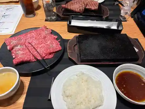 芝生八幡神社の{uncategorized: "未分類", other: "その他", undefined: "問題あり", building: "その他建物", grave: "お墓", sacred_gate: "鳥居", guardian: "狛犬", statue: "像", buddha: "仏像", history: "歴史", nature: "自然", garden: "庭園", animal: "動物", pagoda: "塔", temizu: "手水舎", mountain_gate: "山門・神門", sanctuary: "本殿・本堂", subordinate: "末社・摂社", art: "芸術", scenery: "景色", jizo: "地蔵", ema: "絵馬", goshuin: "御朱印", omikuji: "おみくじ", items: "授与品その他", amulet: "お守り", goshuincho: "御朱印帳", eats: "食事", festival: "お祭り", votive_dance: "神楽", shichigosan: "七五三参", wedding: "結婚式", experience: "体験その他", initially: "初詣", around: "周辺", anti_infection: "感染症対策"}