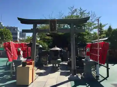 成田山深川不動堂(新勝寺東京別院)の鳥居