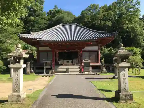 観音寺の本殿