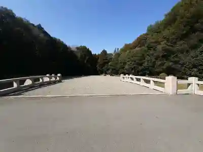 神武天皇陵（畝傍山東北陵）の{uncategorized: "未分類", other: "その他", undefined: "問題あり", building: "その他建物", grave: "お墓", sacred_gate: "鳥居", guardian: "狛犬", statue: "像", buddha: "仏像", history: "歴史", nature: "自然", garden: "庭園", animal: "動物", pagoda: "塔", temizu: "手水舎", mountain_gate: "山門・神門", sanctuary: "本殿・本堂", subordinate: "末社・摂社", art: "芸術", scenery: "景色", jizo: "地蔵", ema: "絵馬", goshuin: "御朱印", omikuji: "おみくじ", items: "授与品その他", amulet: "お守り", goshuincho: "御朱印帳", eats: "食事", festival: "お祭り", votive_dance: "神楽", shichigosan: "七五三参", wedding: "結婚式", experience: "体験その他", initially: "初詣", around: "周辺", anti_infection: "感染症対策"}