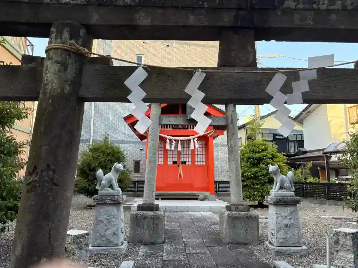 正一位原市場稲荷大明神の{uncategorized: "未分類", other: "その他", undefined: "問題あり", building: "その他建物", grave: "お墓", sacred_gate: "鳥居", guardian: "狛犬", statue: "像", buddha: "仏像", history: "歴史", nature: "自然", garden: "庭園", animal: "動物", pagoda: "塔", temizu: "手水舎", mountain_gate: "山門・神門", sanctuary: "本殿・本堂", subordinate: "末社・摂社", art: "芸術", scenery: "景色", jizo: "地蔵", ema: "絵馬", goshuin: "御朱印", omikuji: "おみくじ", items: "授与品その他", amulet: "お守り", goshuincho: "御朱印帳", eats: "食事", festival: "お祭り", votive_dance: "神楽", shichigosan: "七五三参", wedding: "結婚式", experience: "体験その他", initially: "初詣", around: "周辺", anti_infection: "感染症対策"}