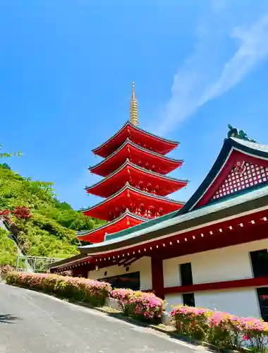 総本山　本福寺の塔