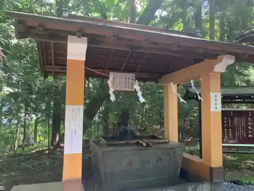 新屋山神社の手水舎