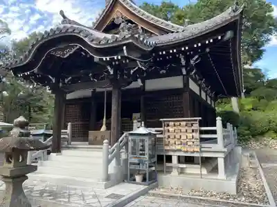 護国之寺の本殿・本堂