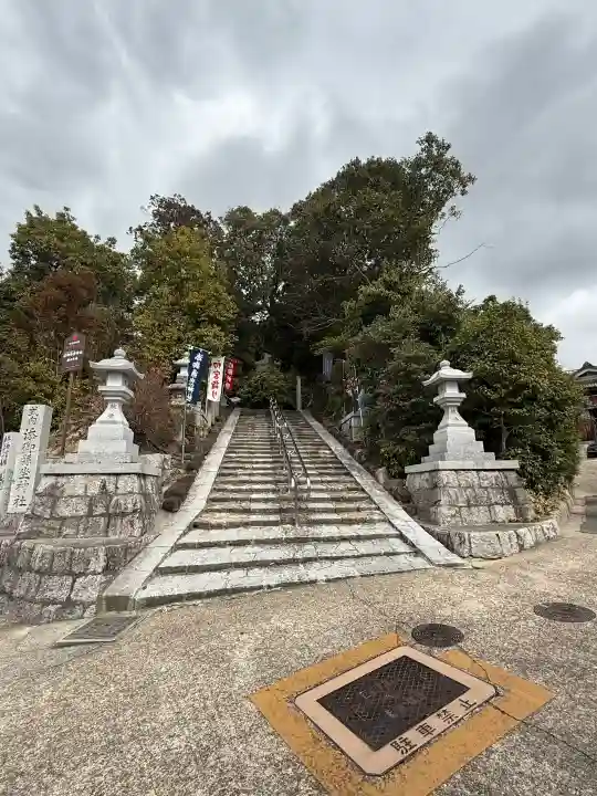 添御縣坐神社の{uncategorized: "未分類", other: "その他", undefined: "問題あり", building: "その他建物", grave: "お墓", sacred_gate: "鳥居", guardian: "狛犬", statue: "像", buddha: "仏像", history: "歴史", nature: "自然", garden: "庭園", animal: "動物", pagoda: "塔", temizu: "手水舎", mountain_gate: "山門・神門", sanctuary: "本殿・本堂", subordinate: "末社・摂社", art: "芸術", scenery: "景色", jizo: "地蔵", ema: "絵馬", goshuin: "御朱印", omikuji: "おみくじ", items: "授与品その他", amulet: "お守り", goshuincho: "御朱印帳", eats: "食事", festival: "お祭り", votive_dance: "神楽", shichigosan: "七五三参", wedding: "結婚式", experience: "体験その他", initially: "初詣", around: "周辺", anti_infection: "感染症対策"}