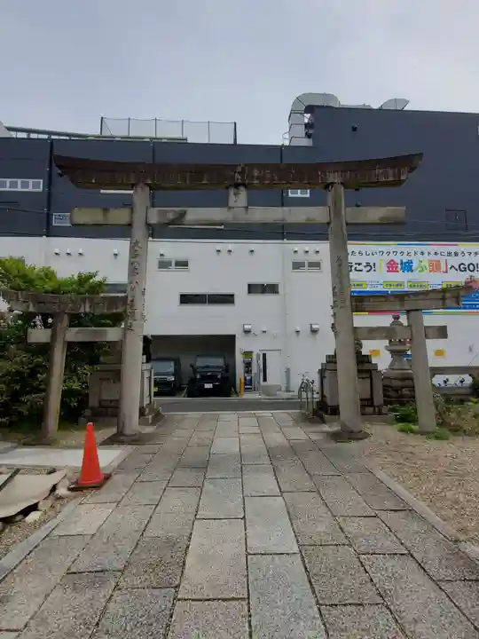 三輪神社の鳥居
