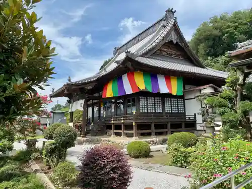 埼玉厄除け開運大師・龍泉寺（切り絵御朱印発祥の寺）の本殿