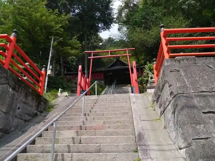 關蝉丸神社上社の鳥居