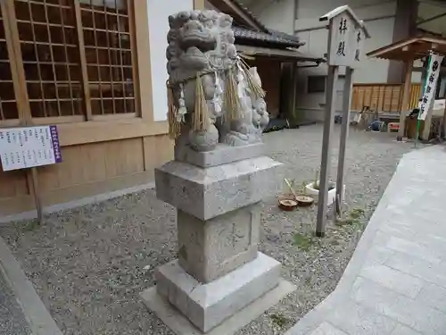 神明神社の狛犬