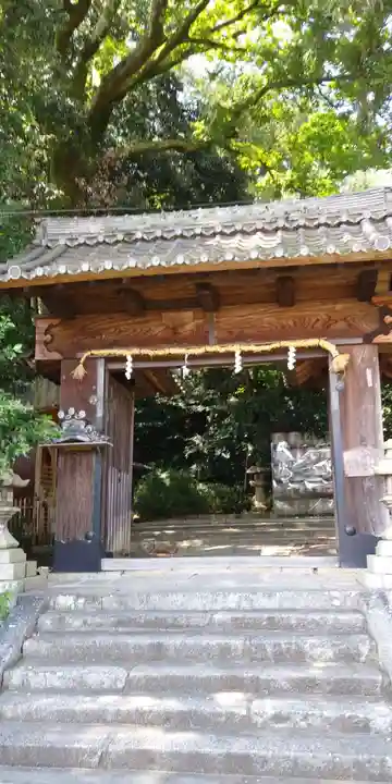 鳥居川御霊神社の山門・神門