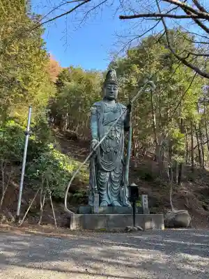 七宝寺の{uncategorized: "未分類", other: "その他", undefined: "問題あり", building: "その他建物", grave: "お墓", sacred_gate: "鳥居", guardian: "狛犬", statue: "像", buddha: "仏像", history: "歴史", nature: "自然", garden: "庭園", animal: "動物", pagoda: "塔", temizu: "手水舎", mountain_gate: "山門・神門", sanctuary: "本殿・本堂", subordinate: "末社・摂社", art: "芸術", scenery: "景色", jizo: "地蔵", ema: "絵馬", goshuin: "御朱印", omikuji: "おみくじ", items: "授与品その他", amulet: "お守り", goshuincho: "御朱印帳", eats: "食事", festival: "お祭り", votive_dance: "神楽", shichigosan: "七五三参", wedding: "結婚式", experience: "体験その他", initially: "初詣", around: "周辺", anti_infection: "感染症対策"}