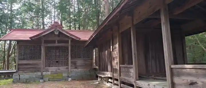 秋葉神社の{uncategorized: "未分類", other: "その他", undefined: "問題あり", building: "その他建物", grave: "お墓", sacred_gate: "鳥居", guardian: "狛犬", statue: "像", buddha: "仏像", history: "歴史", nature: "自然", garden: "庭園", animal: "動物", pagoda: "塔", temizu: "手水舎", mountain_gate: "山門・神門", sanctuary: "本殿・本堂", subordinate: "末社・摂社", art: "芸術", scenery: "景色", jizo: "地蔵", ema: "絵馬", goshuin: "御朱印", omikuji: "おみくじ", items: "授与品その他", amulet: "お守り", goshuincho: "御朱印帳", eats: "食事", festival: "お祭り", votive_dance: "神楽", shichigosan: "七五三参", wedding: "結婚式", experience: "体験その他", initially: "初詣", around: "周辺", anti_infection: "感染症対策"}