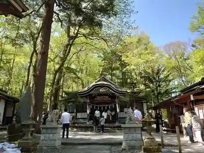 新屋山神社の本殿