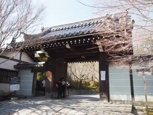 龍安寺の山門