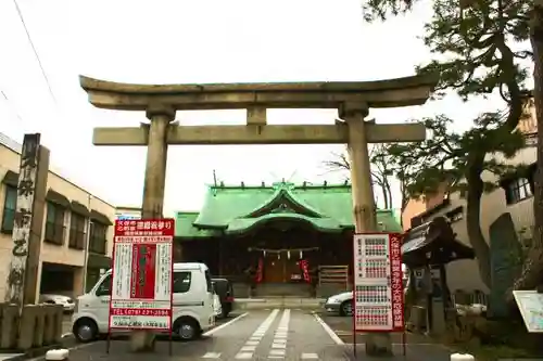 久保市乙剣宮の鳥居