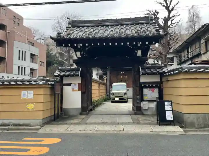 忠綱寺の{uncategorized: "未分類", other: "その他", undefined: "問題あり", building: "その他建物", grave: "お墓", sacred_gate: "鳥居", guardian: "狛犬", statue: "像", buddha: "仏像", history: "歴史", nature: "自然", garden: "庭園", animal: "動物", pagoda: "塔", temizu: "手水舎", mountain_gate: "山門・神門", sanctuary: "本殿・本堂", subordinate: "末社・摂社", art: "芸術", scenery: "景色", jizo: "地蔵", ema: "絵馬", goshuin: "御朱印", omikuji: "おみくじ", items: "授与品その他", amulet: "お守り", goshuincho: "御朱印帳", eats: "食事", festival: "お祭り", votive_dance: "神楽", shichigosan: "七五三参", wedding: "結婚式", experience: "体験その他", initially: "初詣", around: "周辺", anti_infection: "感染症対策"}