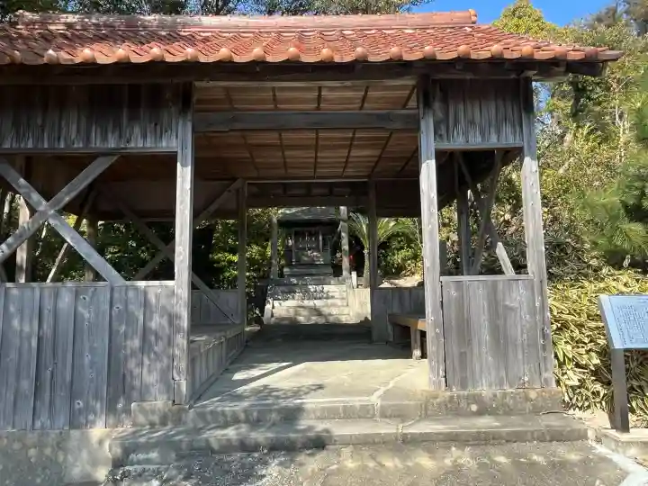 福良八幡神社の{uncategorized: "未分類", other: "その他", undefined: "問題あり", building: "その他建物", grave: "お墓", sacred_gate: "鳥居", guardian: "狛犬", statue: "像", buddha: "仏像", history: "歴史", nature: "自然", garden: "庭園", animal: "動物", pagoda: "塔", temizu: "手水舎", mountain_gate: "山門・神門", sanctuary: "本殿・本堂", subordinate: "末社・摂社", art: "芸術", scenery: "景色", jizo: "地蔵", ema: "絵馬", goshuin: "御朱印", omikuji: "おみくじ", items: "授与品その他", amulet: "お守り", goshuincho: "御朱印帳", eats: "食事", festival: "お祭り", votive_dance: "神楽", shichigosan: "七五三参", wedding: "結婚式", experience: "体験その他", initially: "初詣", around: "周辺", anti_infection: "感染症対策"}
