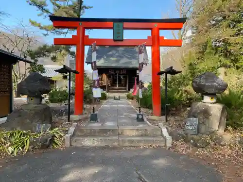 山家神社の{uncategorized: "未分類", other: "その他", undefined: "問題あり", building: "その他建物", grave: "お墓", sacred_gate: "鳥居", guardian: "狛犬", statue: "像", buddha: "仏像", history: "歴史", nature: "自然", garden: "庭園", animal: "動物", pagoda: "塔", temizu: "手水舎", mountain_gate: "山門・神門", sanctuary: "本殿・本堂", subordinate: "末社・摂社", art: "芸術", scenery: "景色", jizo: "地蔵", ema: "絵馬", goshuin: "御朱印", omikuji: "おみくじ", items: "授与品その他", amulet: "お守り", goshuincho: "御朱印帳", eats: "食事", festival: "お祭り", votive_dance: "神楽", shichigosan: "七五三参", wedding: "結婚式", experience: "体験その他", initially: "初詣", around: "周辺", anti_infection: "感染症対策"}