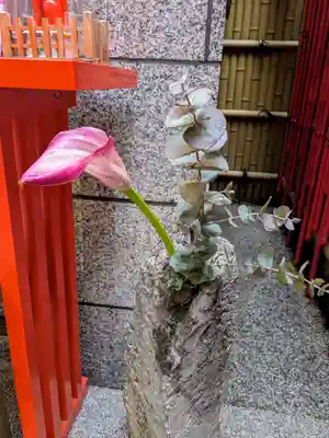 宝童稲荷神社の庭園