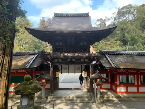 石上神宮の山門・神門