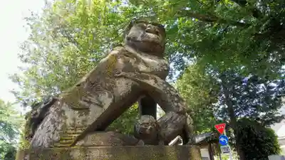 尉殿神社の狛犬