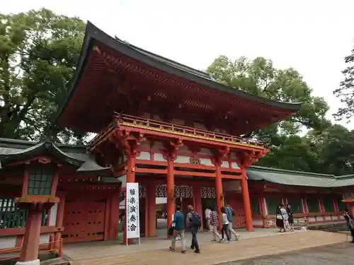 武蔵一宮氷川神社の山門・神門