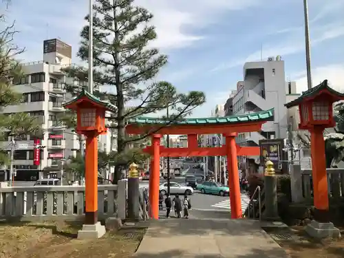 穴八幡宮の鳥居