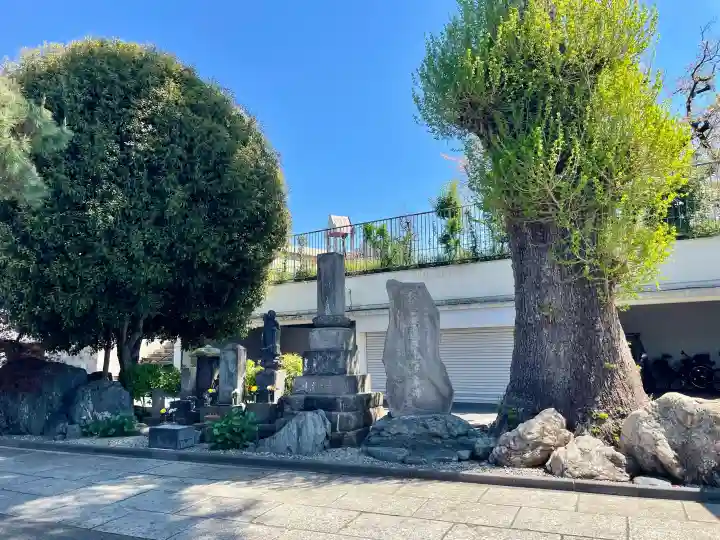禅定院の{uncategorized: "未分類", other: "その他", undefined: "問題あり", building: "その他建物", grave: "お墓", sacred_gate: "鳥居", guardian: "狛犬", statue: "像", buddha: "仏像", history: "歴史", nature: "自然", garden: "庭園", animal: "動物", pagoda: "塔", temizu: "手水舎", mountain_gate: "山門・神門", sanctuary: "本殿・本堂", subordinate: "末社・摂社", art: "芸術", scenery: "景色", jizo: "地蔵", ema: "絵馬", goshuin: "御朱印", omikuji: "おみくじ", items: "授与品その他", amulet: "お守り", goshuincho: "御朱印帳", eats: "食事", festival: "お祭り", votive_dance: "神楽", shichigosan: "七五三参", wedding: "結婚式", experience: "体験その他", initially: "初詣", around: "周辺", anti_infection: "感染症対策"}