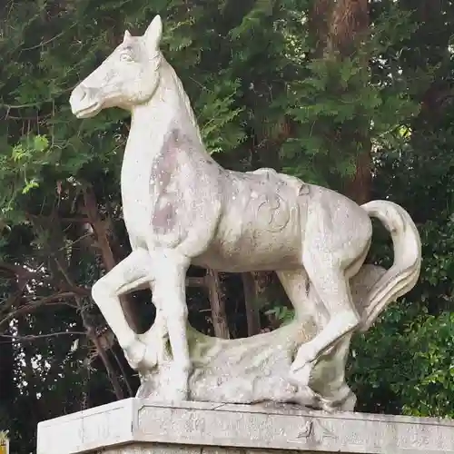 土呂八幡宮の像