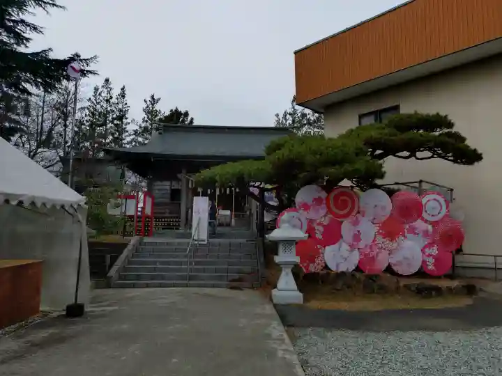 仙台八坂神社の{uncategorized: "未分類", other: "その他", undefined: "問題あり", building: "その他建物", grave: "お墓", sacred_gate: "鳥居", guardian: "狛犬", statue: "像", buddha: "仏像", history: "歴史", nature: "自然", garden: "庭園", animal: "動物", pagoda: "塔", temizu: "手水舎", mountain_gate: "山門・神門", sanctuary: "本殿・本堂", subordinate: "末社・摂社", art: "芸術", scenery: "景色", jizo: "地蔵", ema: "絵馬", goshuin: "御朱印", omikuji: "おみくじ", items: "授与品その他", amulet: "お守り", goshuincho: "御朱印帳", eats: "食事", festival: "お祭り", votive_dance: "神楽", shichigosan: "七五三参", wedding: "結婚式", experience: "体験その他", initially: "初詣", around: "周辺", anti_infection: "感染症対策"}