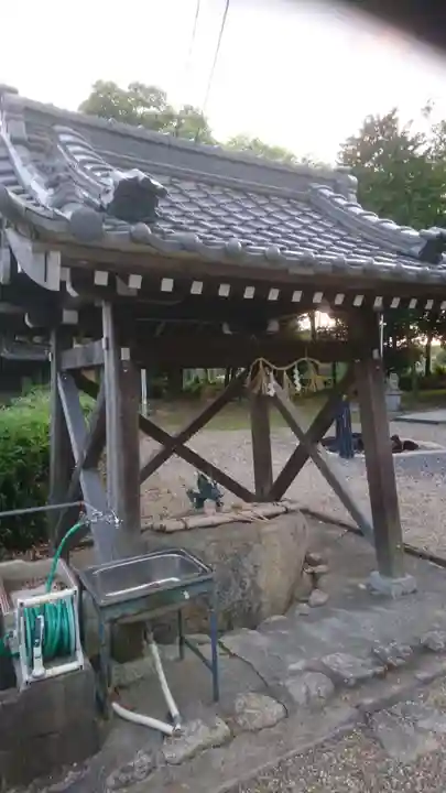 西汰上神明社の手水舎