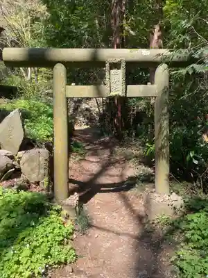 窟神社の鳥居