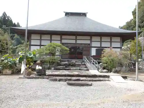 雲居寺の本殿・本堂