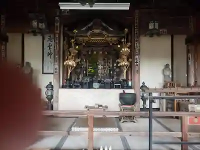 養老寺の本殿・本堂