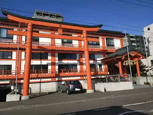 八大龍王神八江聖団札幌分宮の鳥居