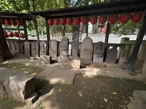 豊栄稲荷神社の{uncategorized: "未分類", other: "その他", undefined: "問題あり", building: "その他建物", grave: "お墓", sacred_gate: "鳥居", guardian: "狛犬", statue: "像", buddha: "仏像", history: "歴史", nature: "自然", garden: "庭園", animal: "動物", pagoda: "塔", temizu: "手水舎", mountain_gate: "山門・神門", sanctuary: "本殿・本堂", subordinate: "末社・摂社", art: "芸術", scenery: "景色", jizo: "地蔵", ema: "絵馬", goshuin: "御朱印", omikuji: "おみくじ", items: "授与品その他", amulet: "お守り", goshuincho: "御朱印帳", eats: "食事", festival: "お祭り", votive_dance: "神楽", shichigosan: "七五三参", wedding: "結婚式", experience: "体験その他", initially: "初詣", around: "周辺", anti_infection: "感染症対策"}