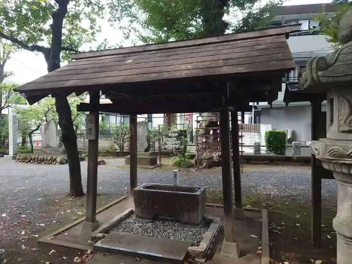 入間野神社の手水舎