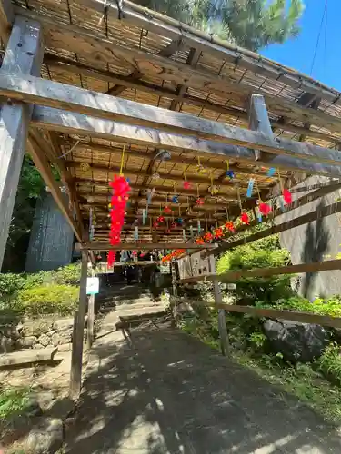 磯山弁財天の建物その他