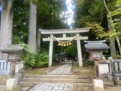 雄山神社中宮祈願殿(富山県)