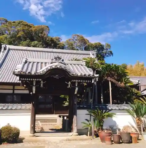 能満寺の山門