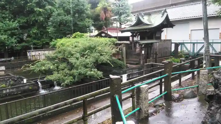 鮫州八幡神社の庭園