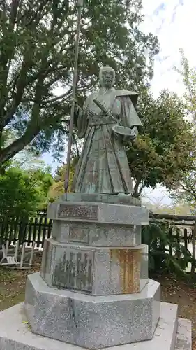 光雲神社の像