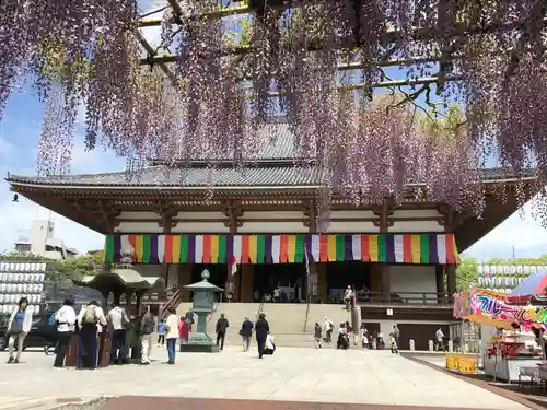 西新井大師総持寺の本殿・本堂